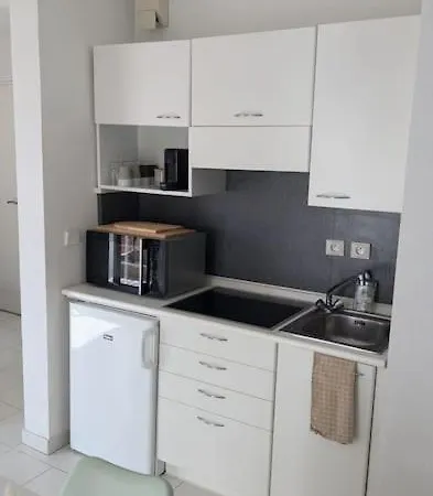 Apartment T2 Ouvert A 5 Min Des Plages, Au Calme, Avec Balcon Et Garage Menton