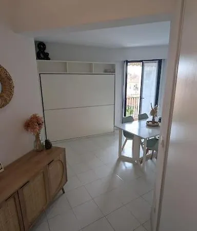 Apartment T2 Ouvert A 5 Min Des Plages, Au Calme, Avec Balcon Et Garage