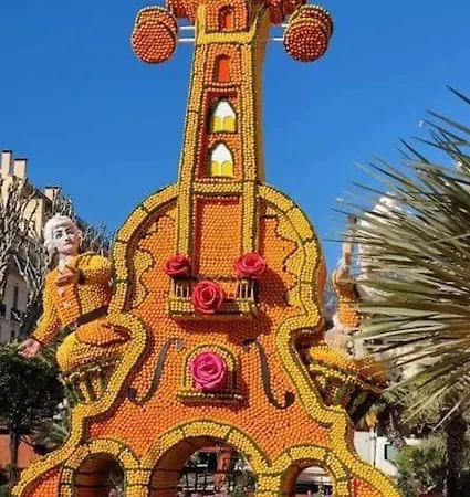 Appartement T2 Ouvert A 5 Min Des Plages, Au Calme, Avec Balcon Et Garage